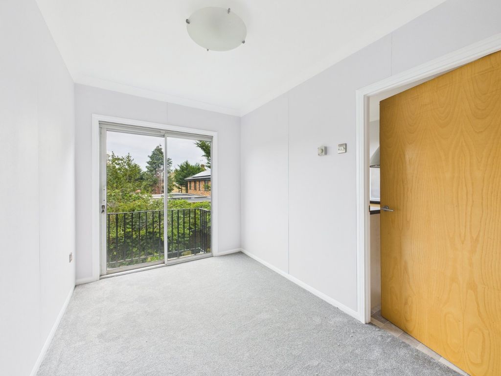 Property photo 3 of 11 Dining Area