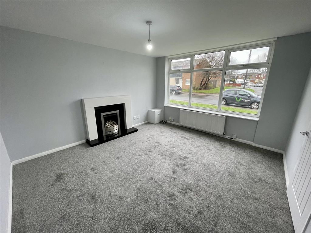 Property photo 2 of 12 Lounge