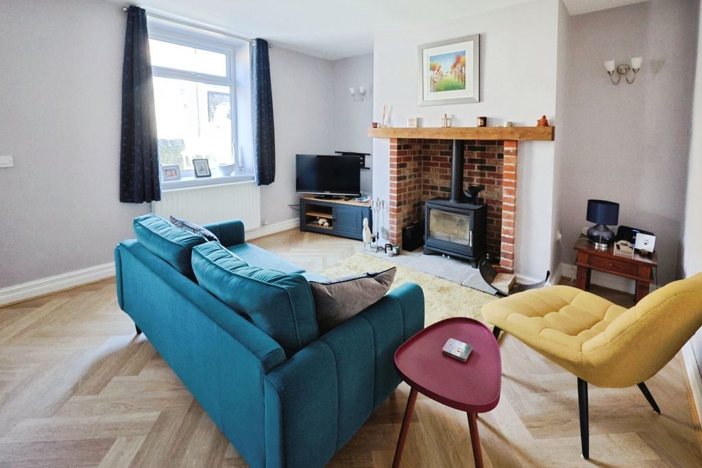 Property photo 2 of 16 Pbox-Img.Jpg