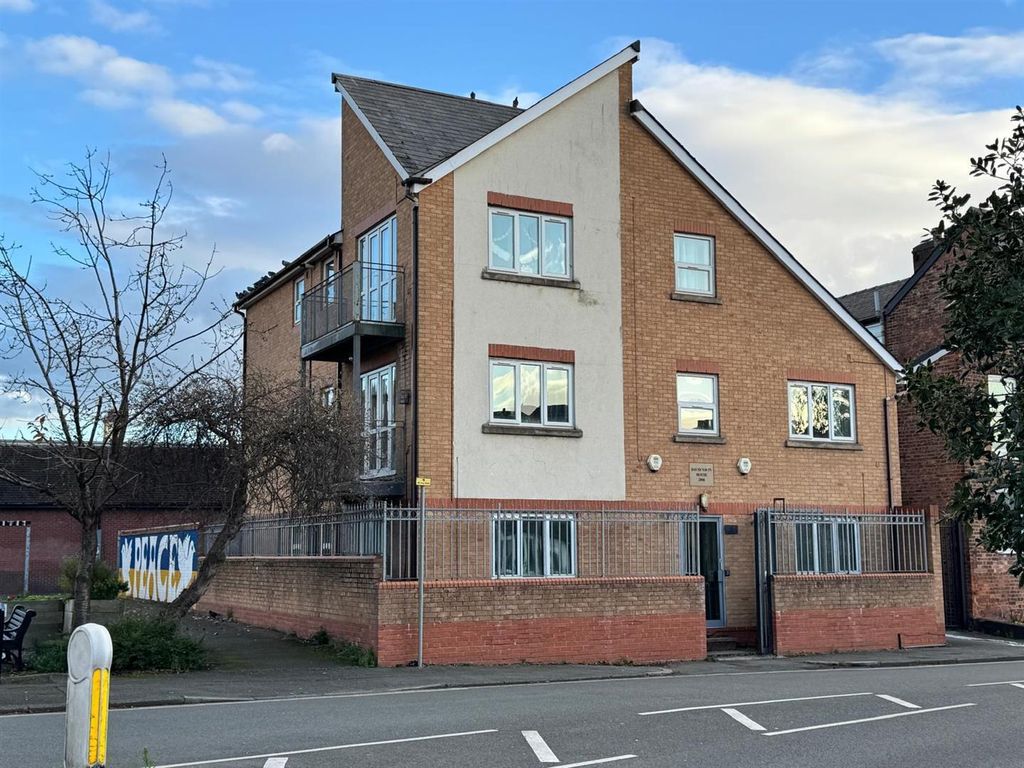 Property photo 1 of 12 External