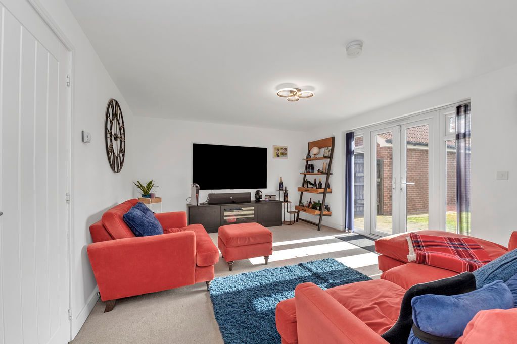 Property photo 2 of 26 Sitting Room