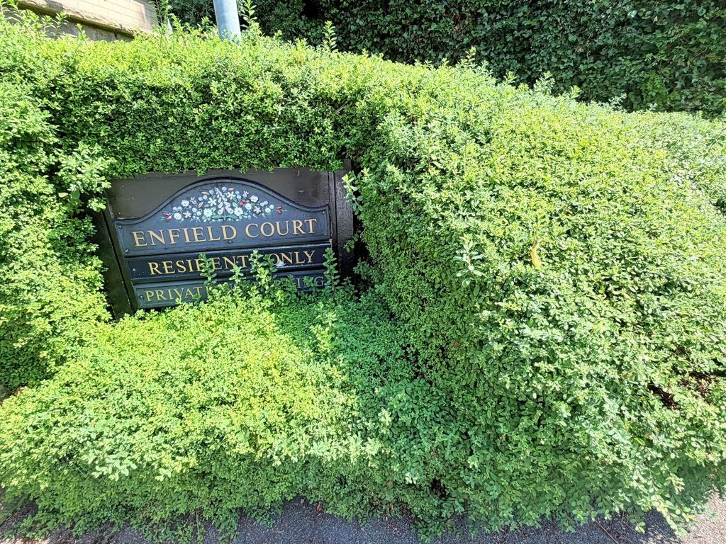 Property photo 2 of 21