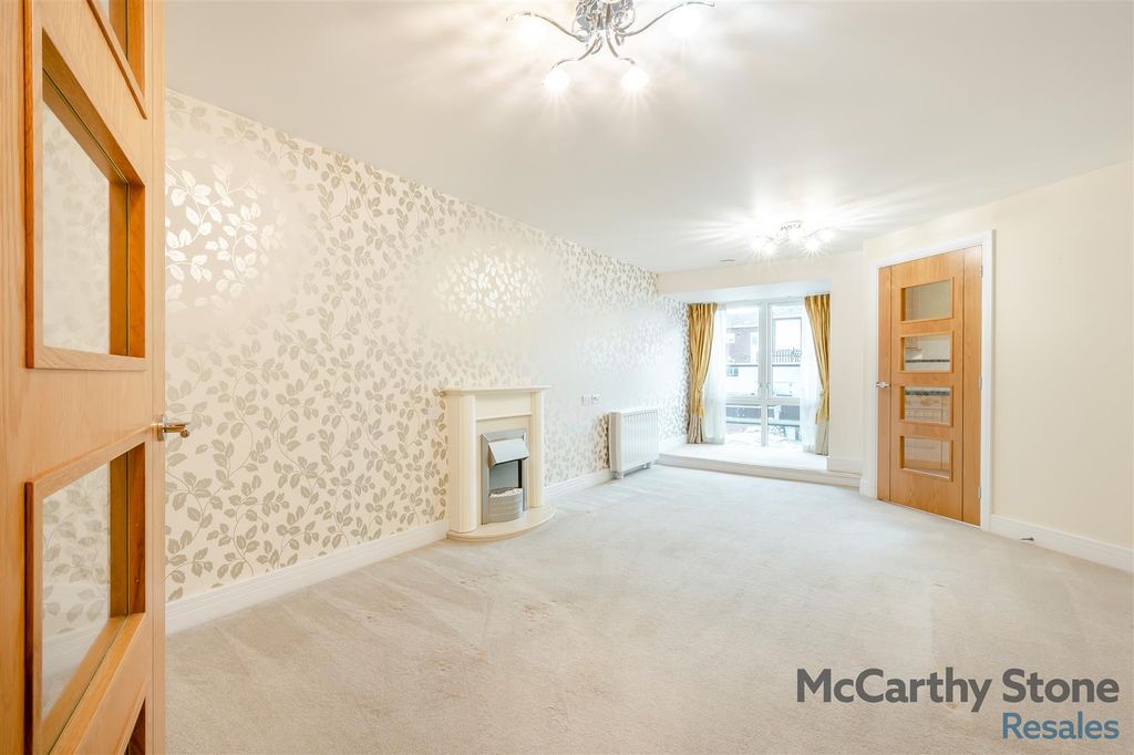 Property photo 3 of 40 8676739-Interior28.Jpg