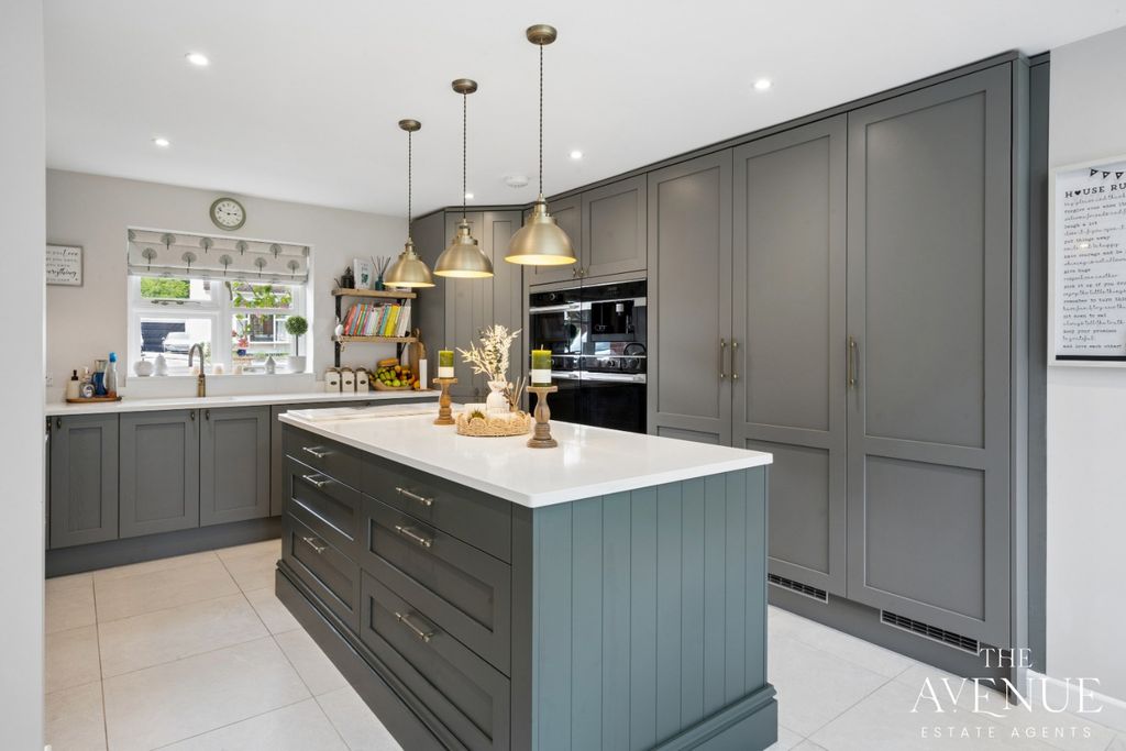 Property photo 2 of 20 5159275