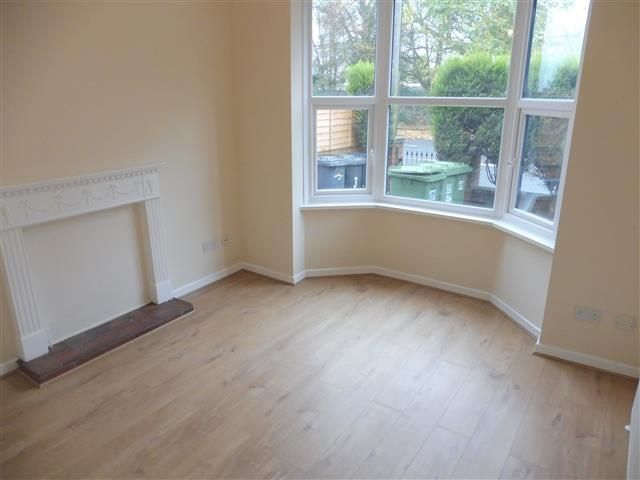 Property photo 1 of 5 Living Room