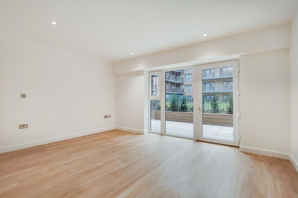 Property photo 3 of 12