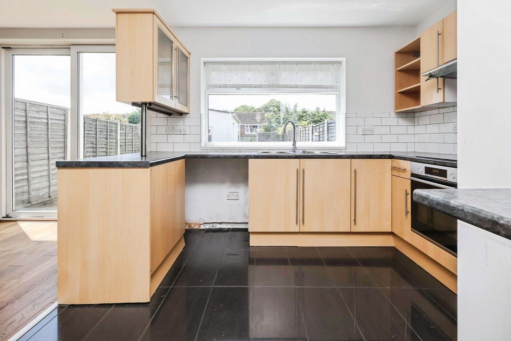 Property photo 3 of 20 Pbox-Img.Jpg
