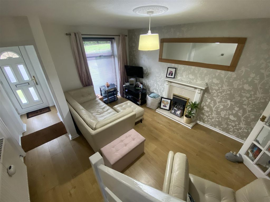 Property photo 2 of 13 Lounge