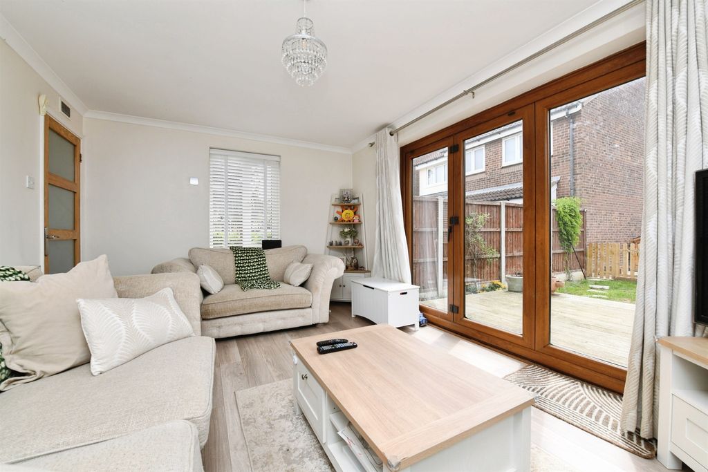 Property photo 3 of 18
