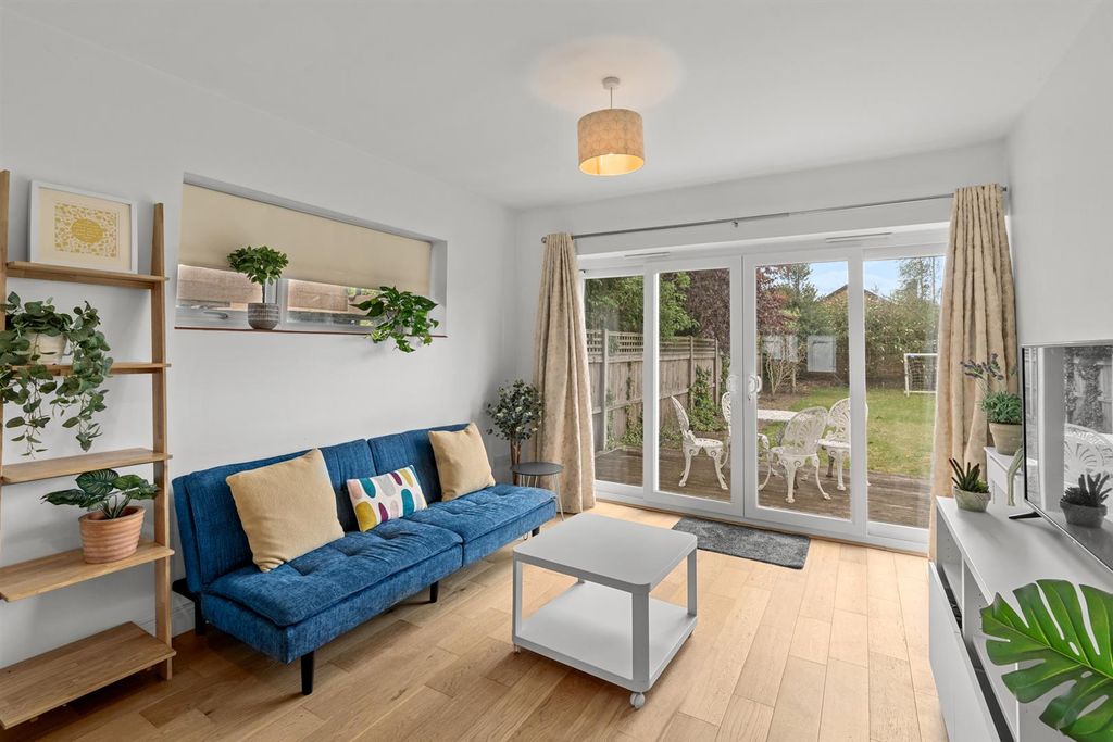 Property photo 2 of 23 3-Meadowriseroad-012.Jpg