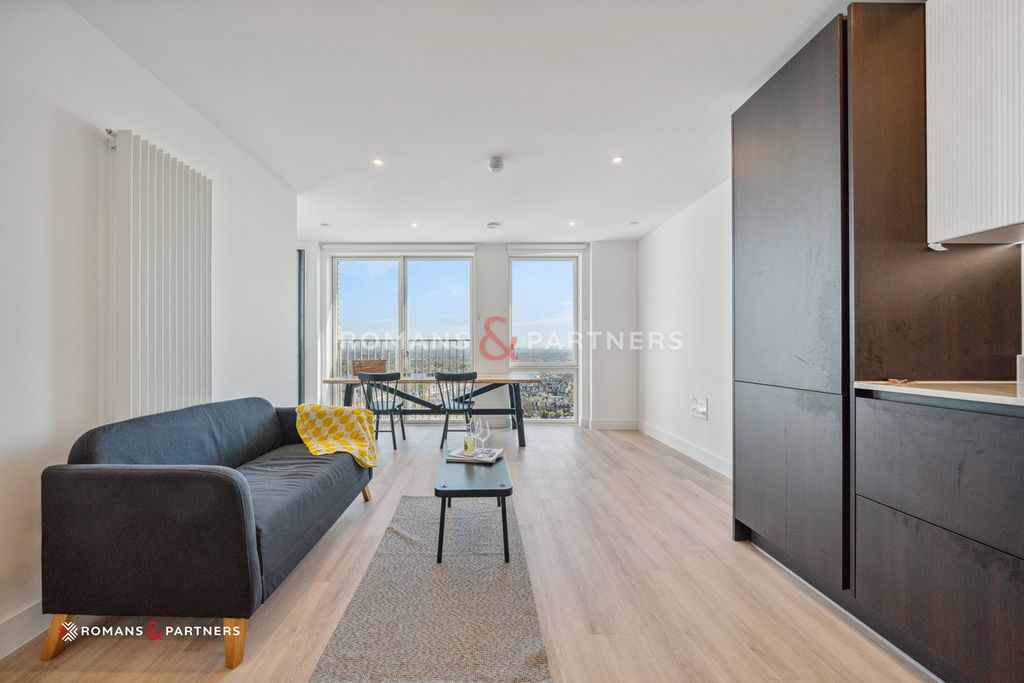 Property photo 3 of 12