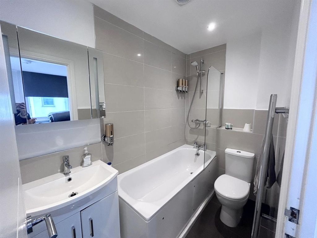 Property photo 2 of 4 78685F13-3335-4ba5-Be18-Ff840E79E839.Jpg