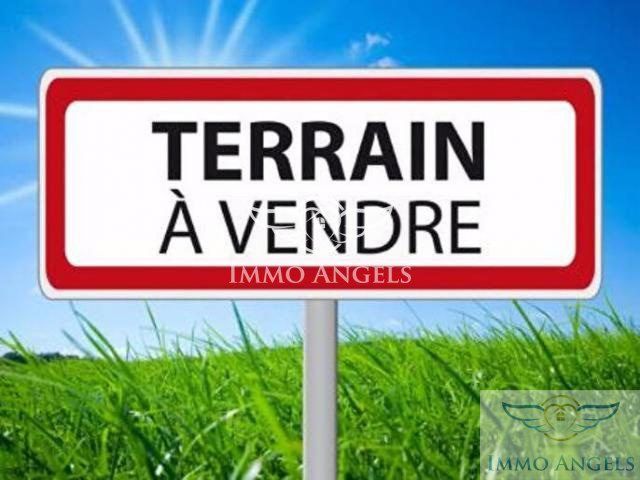 Property photo 1 of 10 Rare 290 m² Buildable Lot In The Heart Of A Sought-After Area