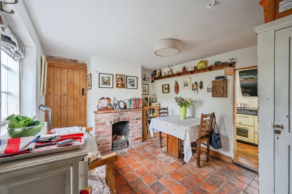 Property photo 3 of 17 Dining Room