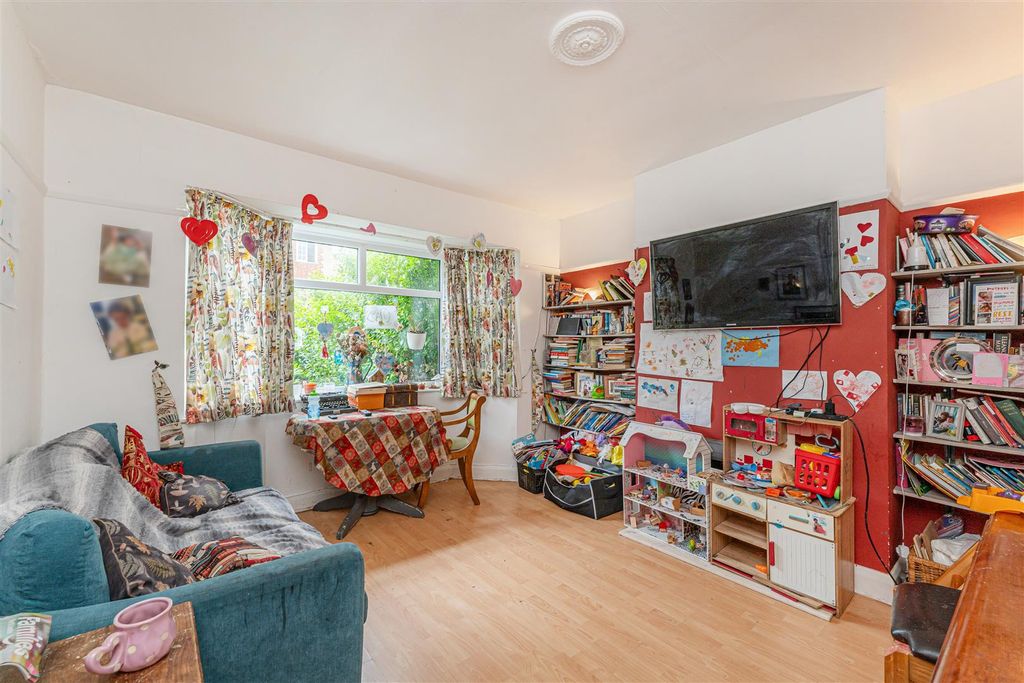Property photo 2 of 13