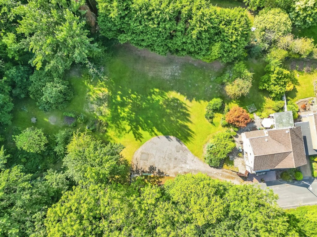 Property photo 2 of 28