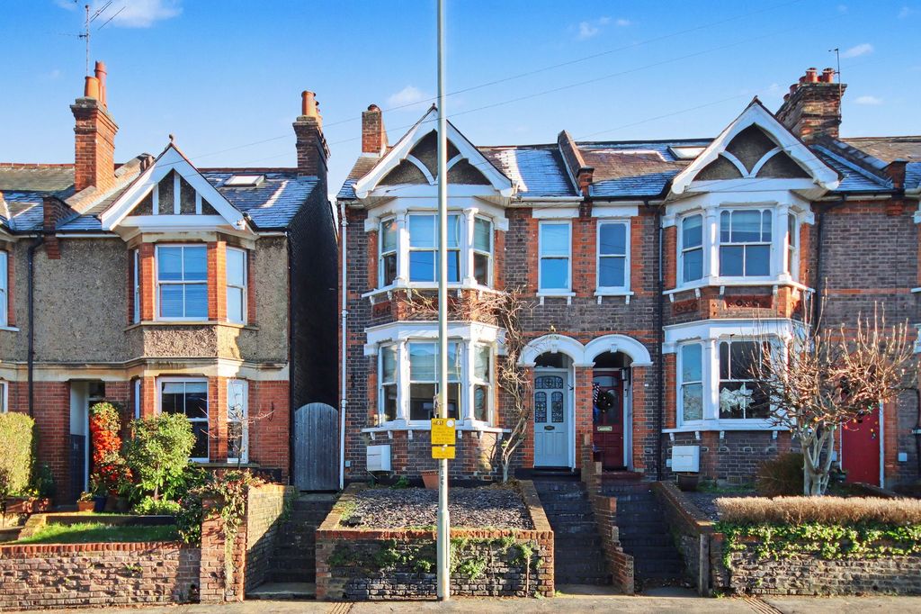 Property photo 2 of 10 External