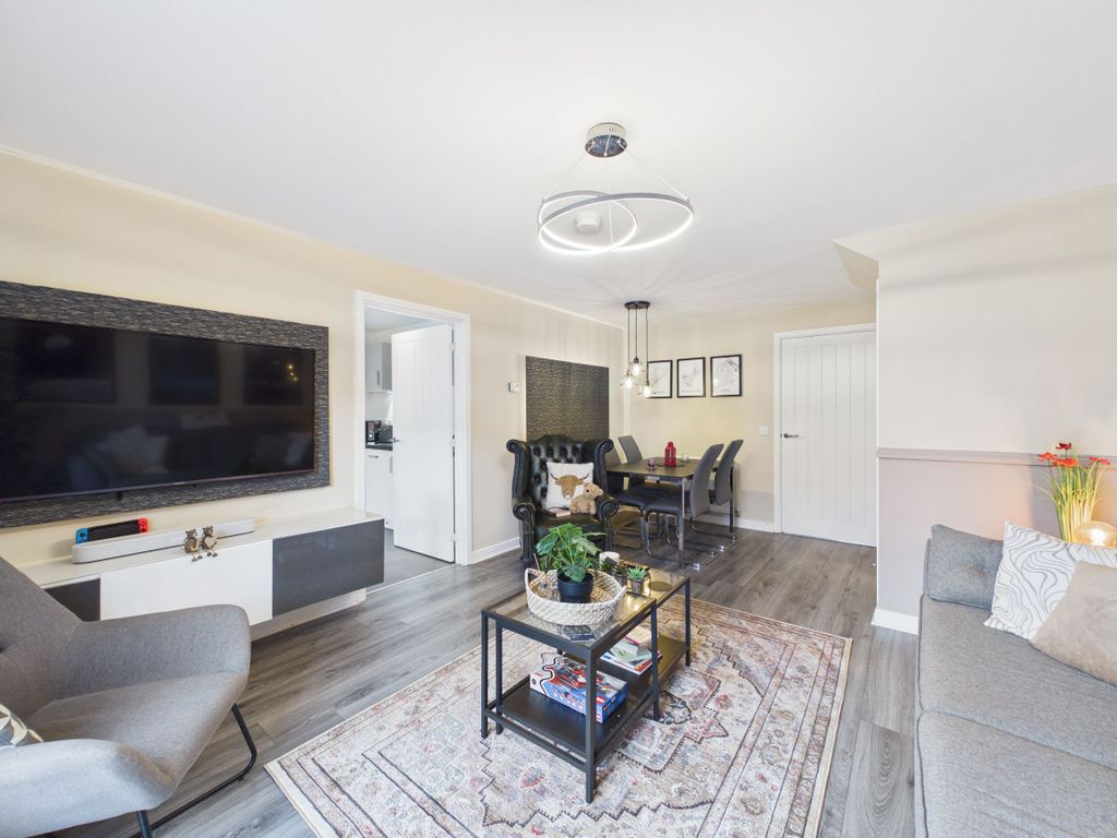 Property photo 3 of 28