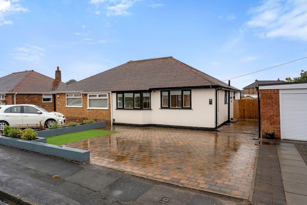 Property photo 1 of 31
