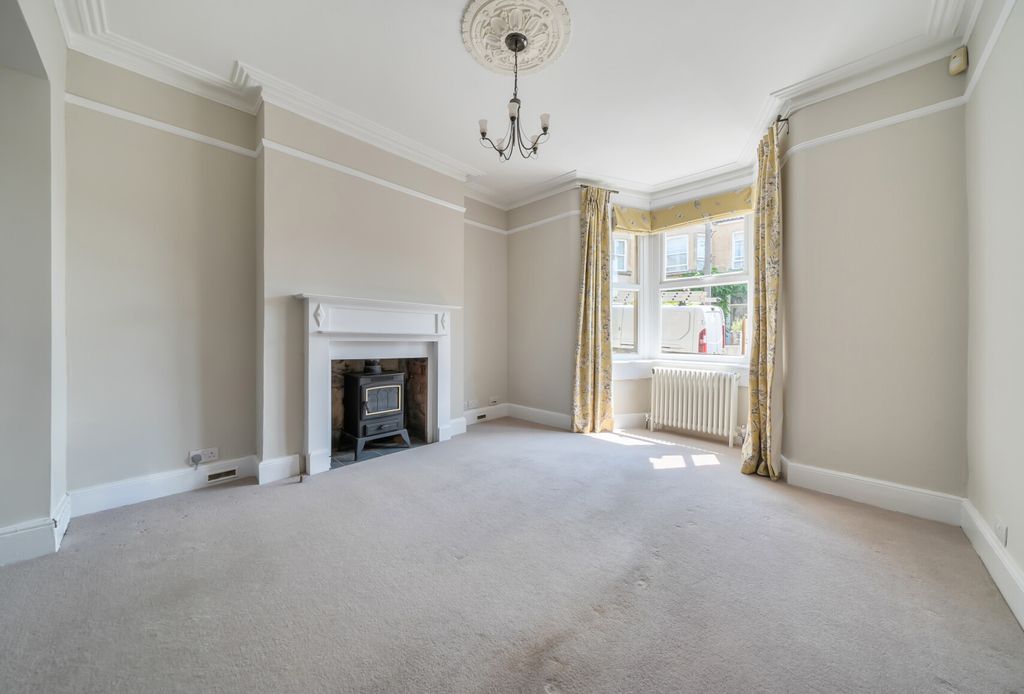 Property photo 2 of 14 Sitting Room