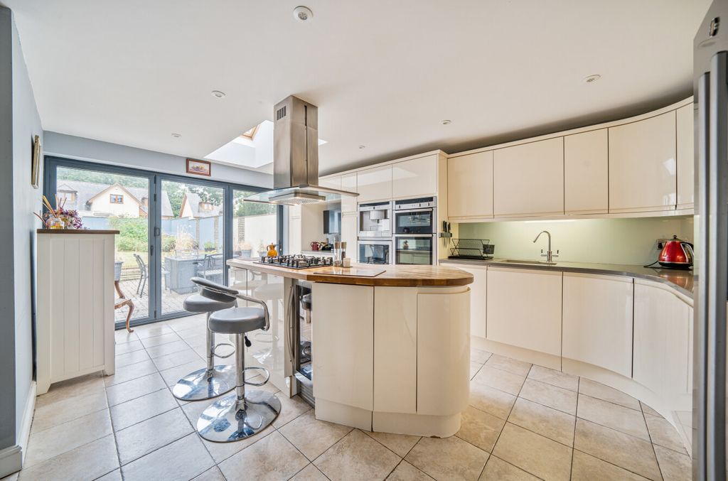 Property photo 3 of 26 1324311-7-687651A...