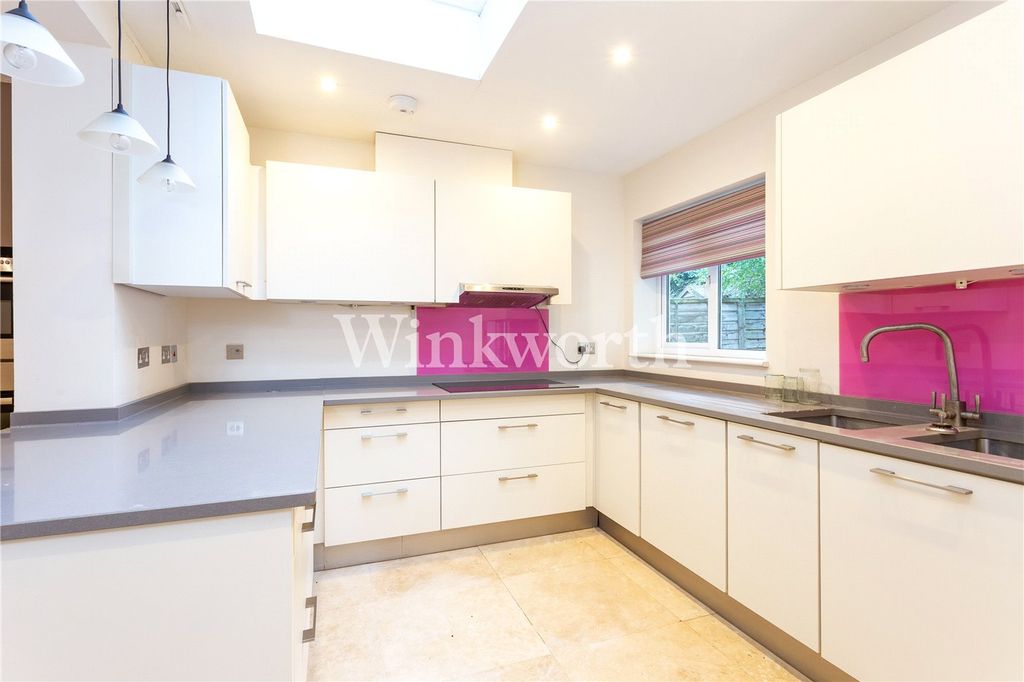 Property photo 3 of 18 Picture No. 27