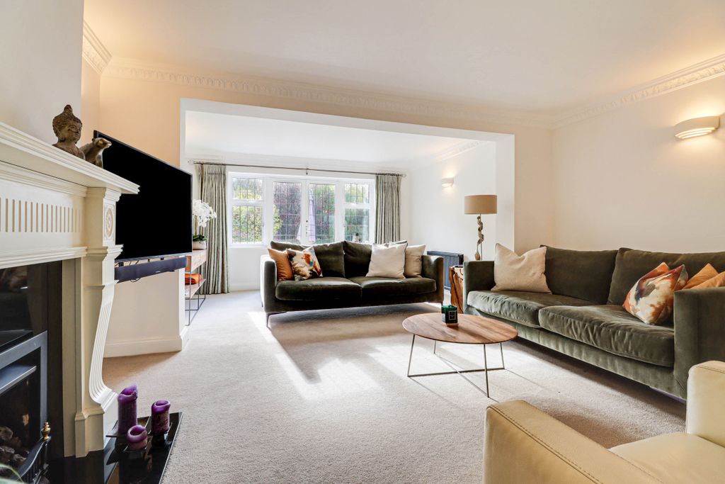 Property photo 3 of 25 Reception