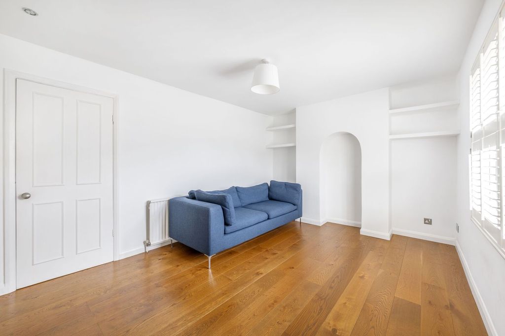 Property photo 1 of 8