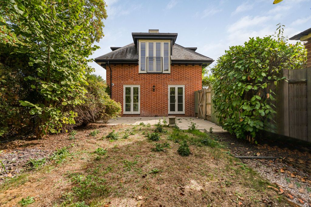 Property photo 2 of 30