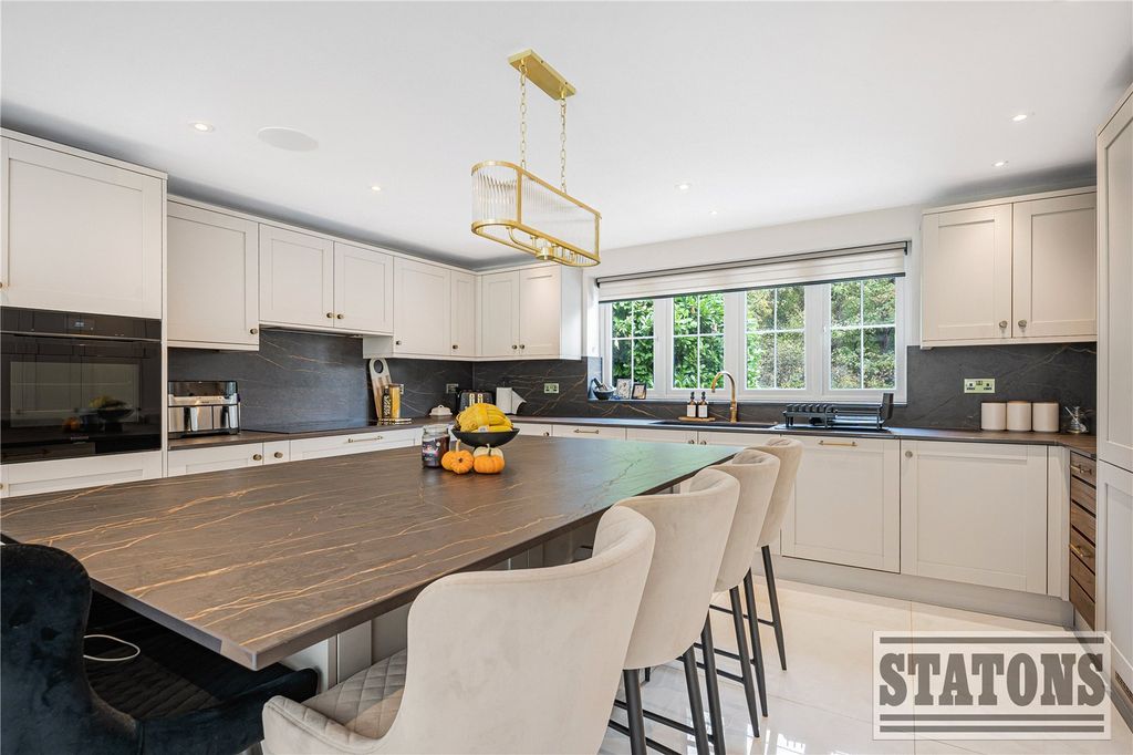 Property photo 3 of 26 Picture No. 24