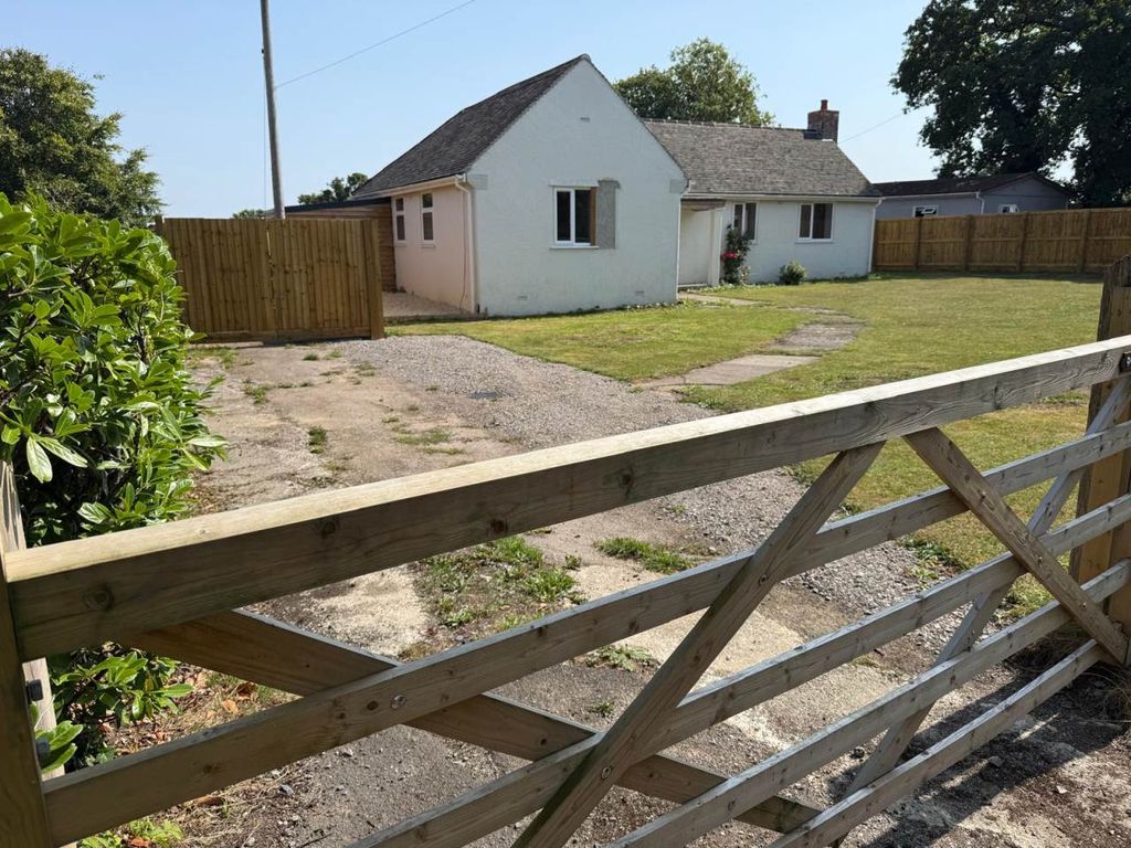 Property photo 1 of 17 External