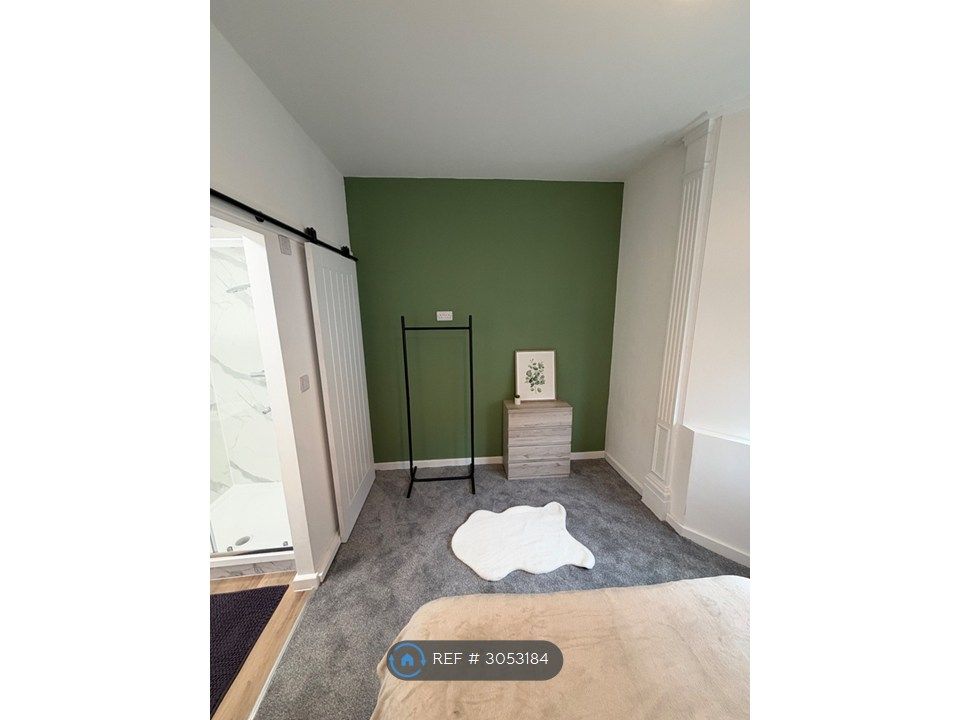 Property photo 2 of 31 Room 1 - £675Pcm + £675 Deposit