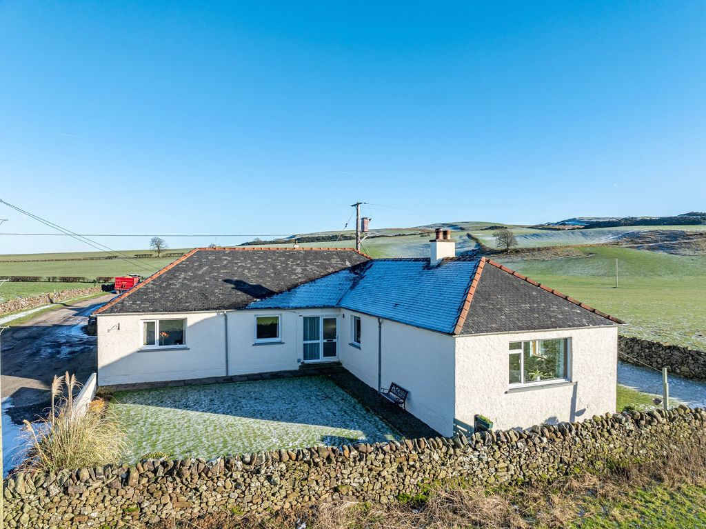 Property photo 1 of 32