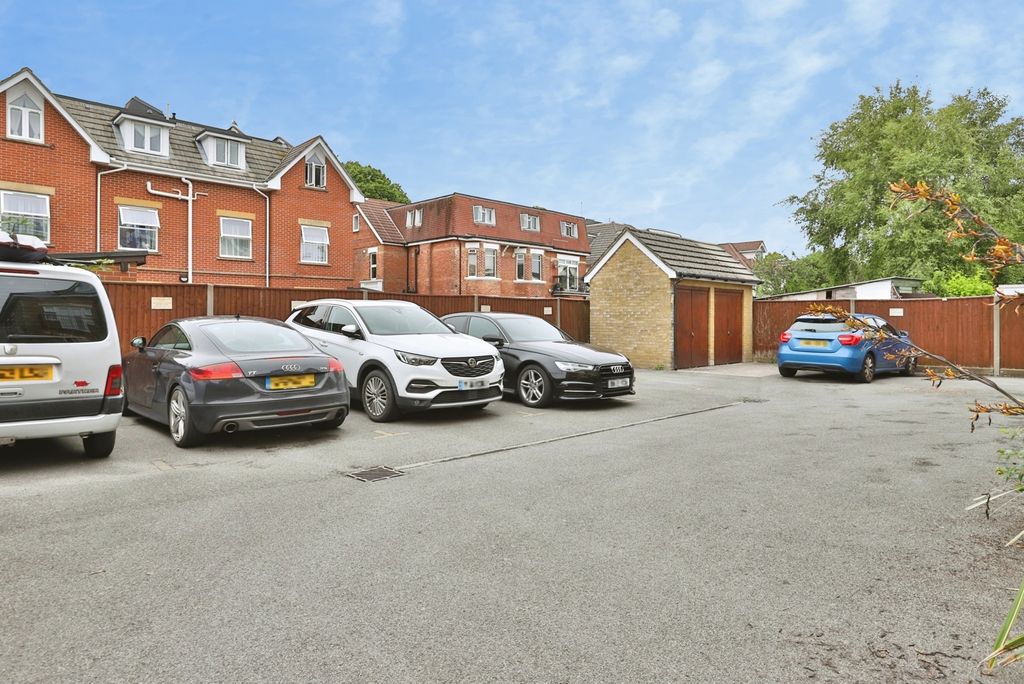 Property photo 2 of 18 Pbox-Img.Jpg