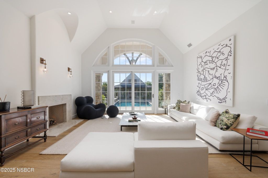 Property photo 3 of 10 <Alttext/>