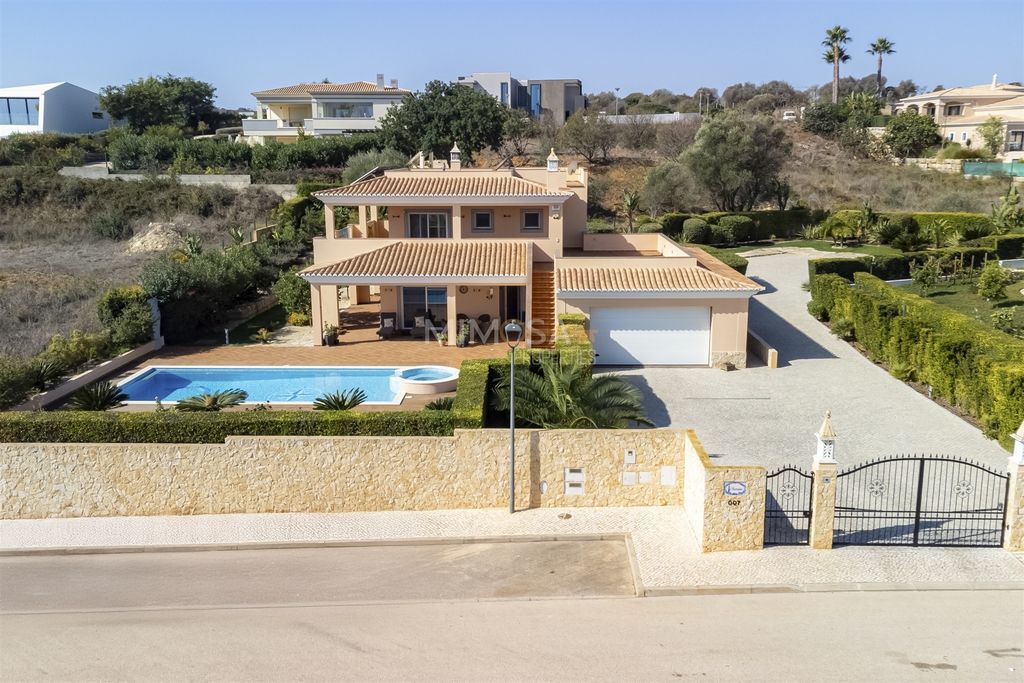 Property photo 2 of 48