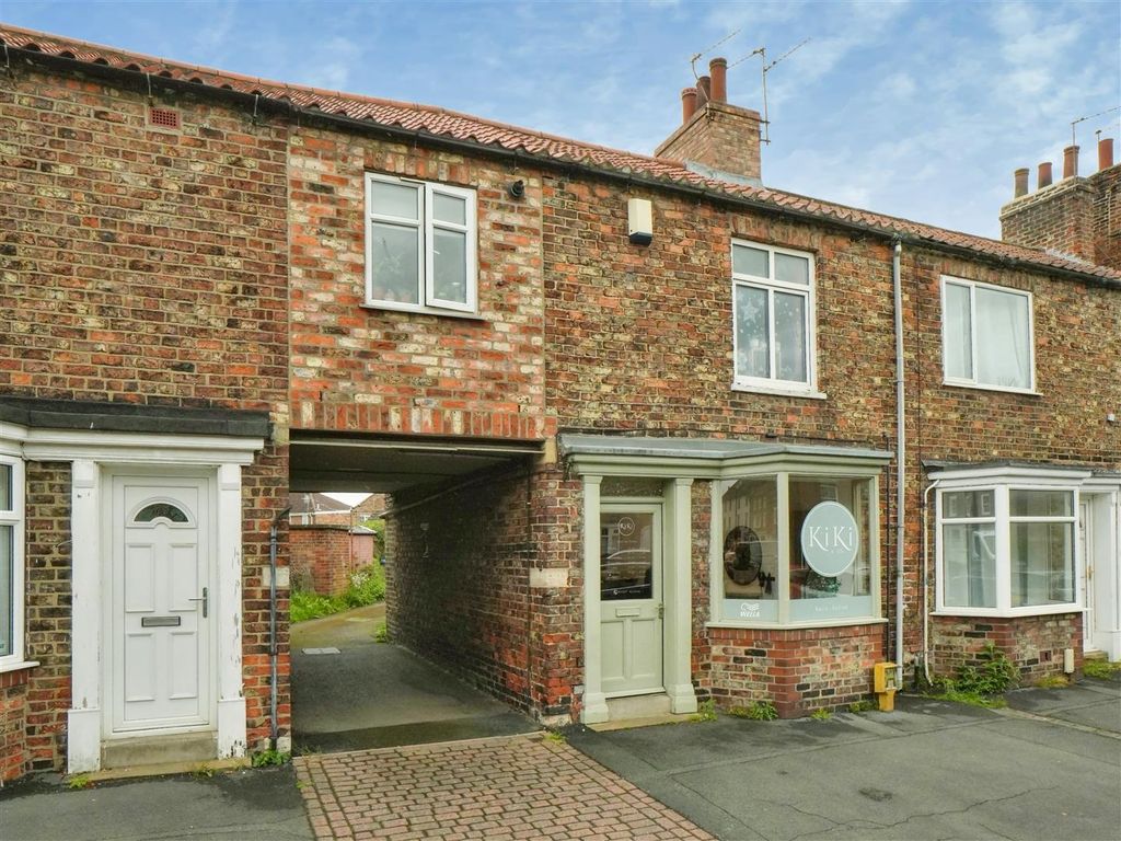Property photo 1 of 7 Front