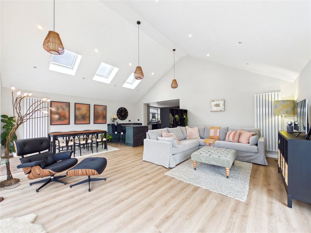 Property photo 2 of 21 Picture No. 04