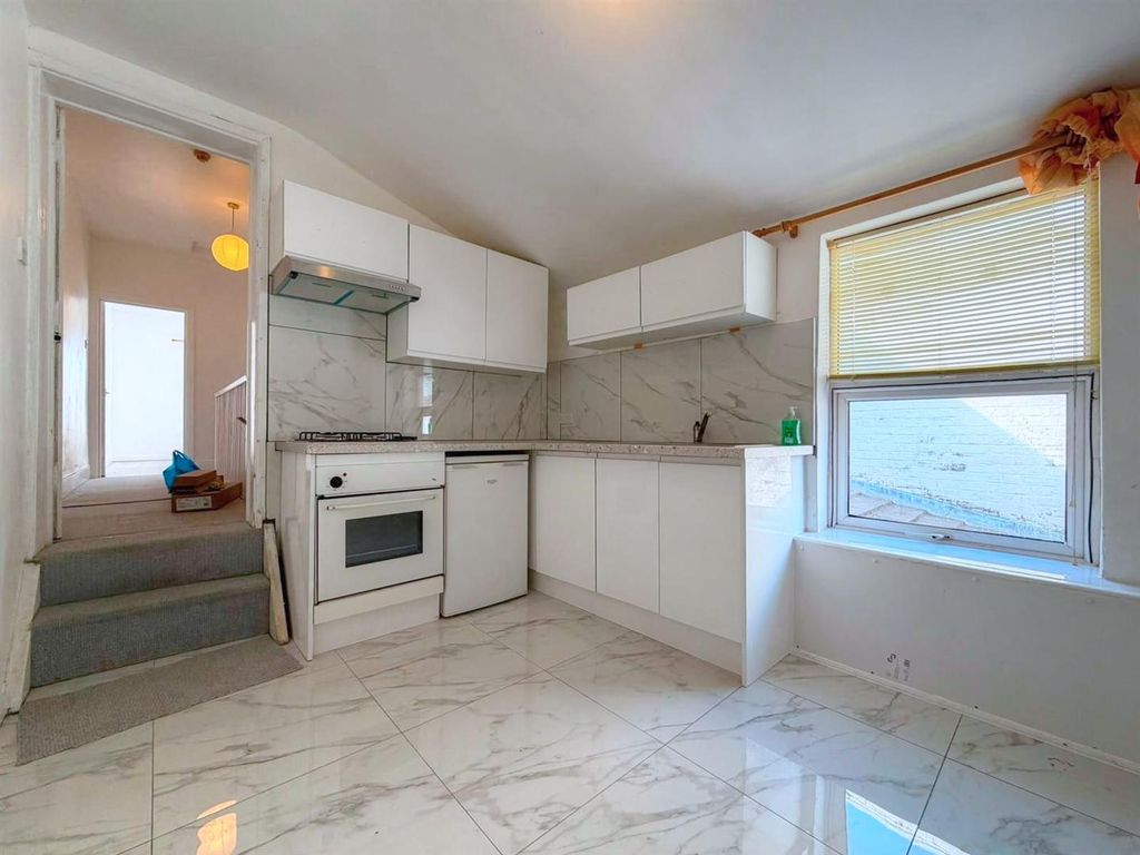 Property photo 1 of 8 Kitchen.Jpg