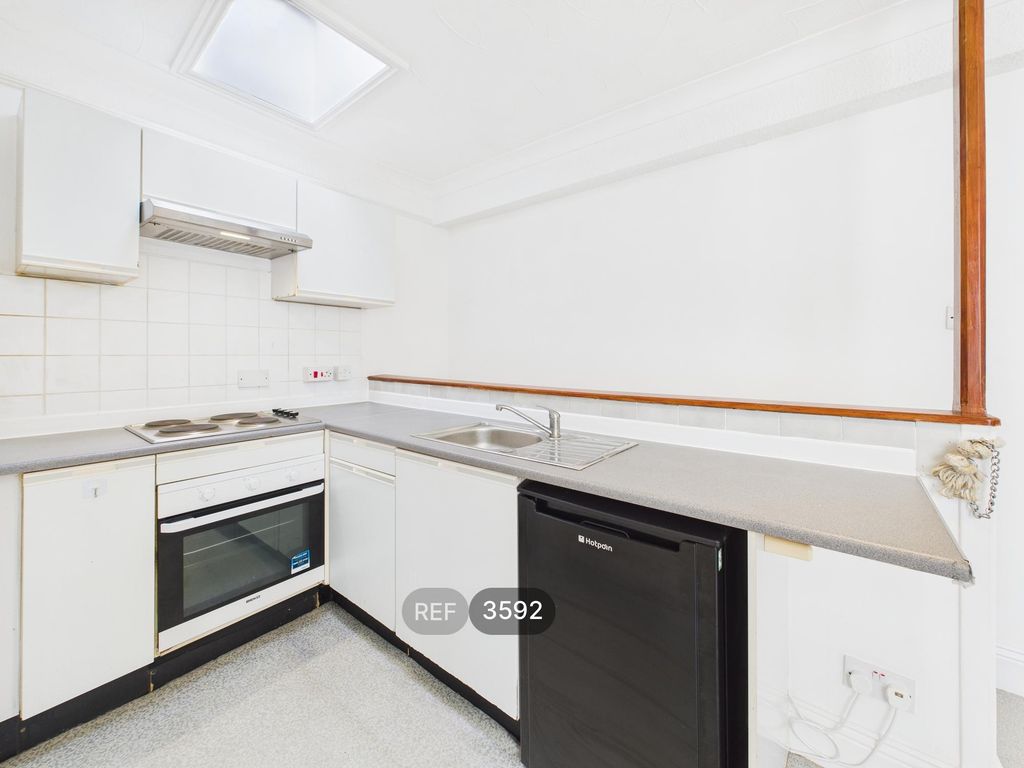 Property photo 3 of 13 Kitchen / Living Area