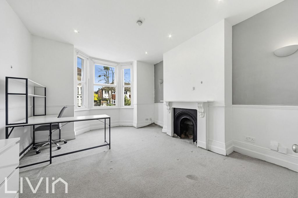 Property photo 2 of 8 2