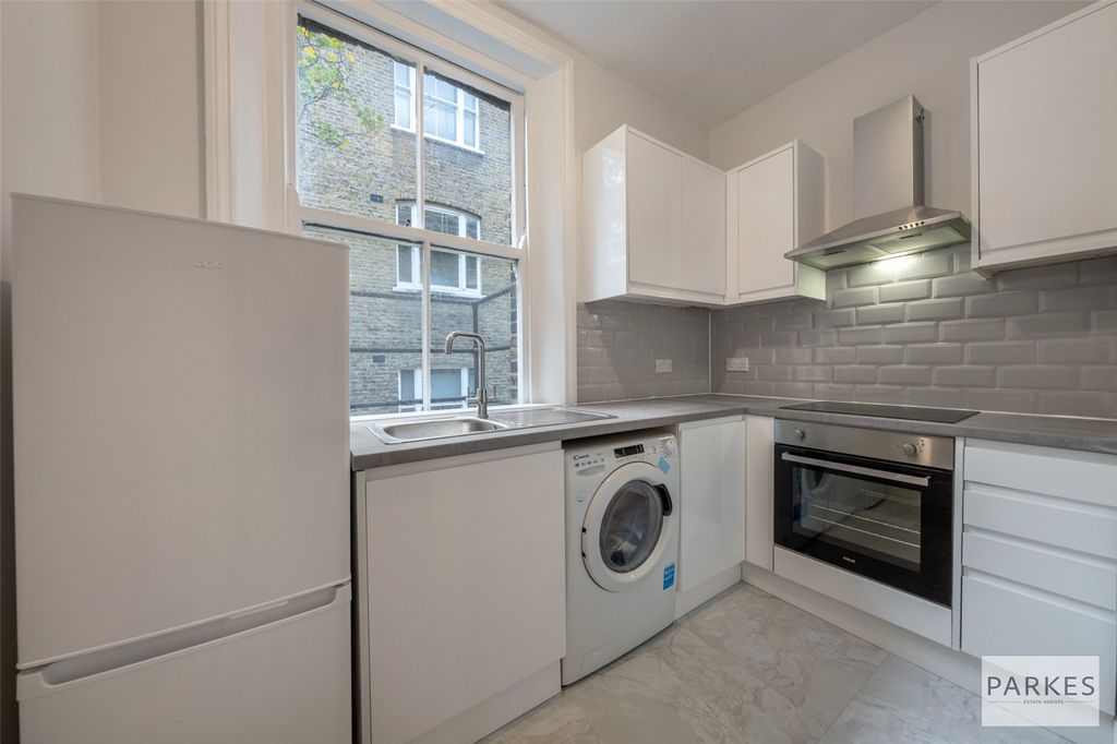 Property photo 3 of 10 Picture No. 13