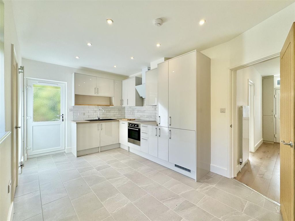 Property photo 3 of 30