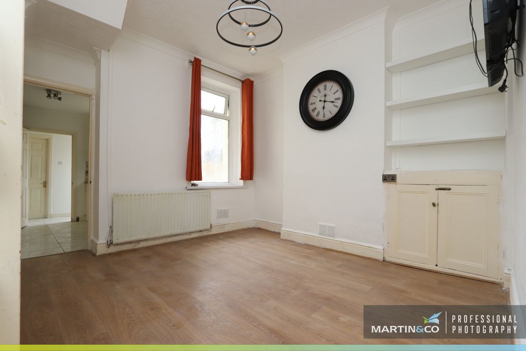 Property photo 3 of 15