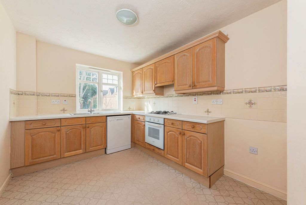 Property photo 3 of 23