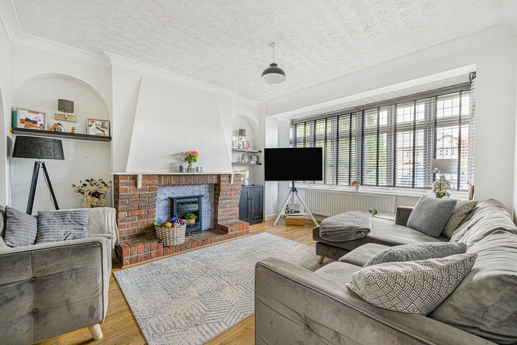 Property photo 3 of 32 Photo 17