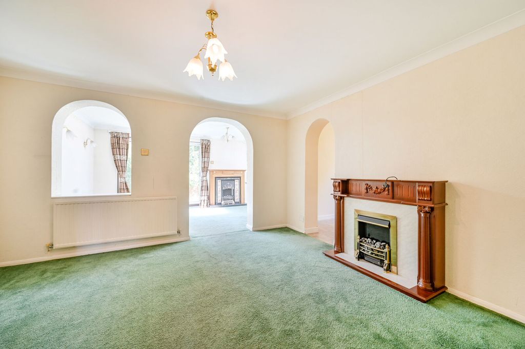 Property photo 2 of 16