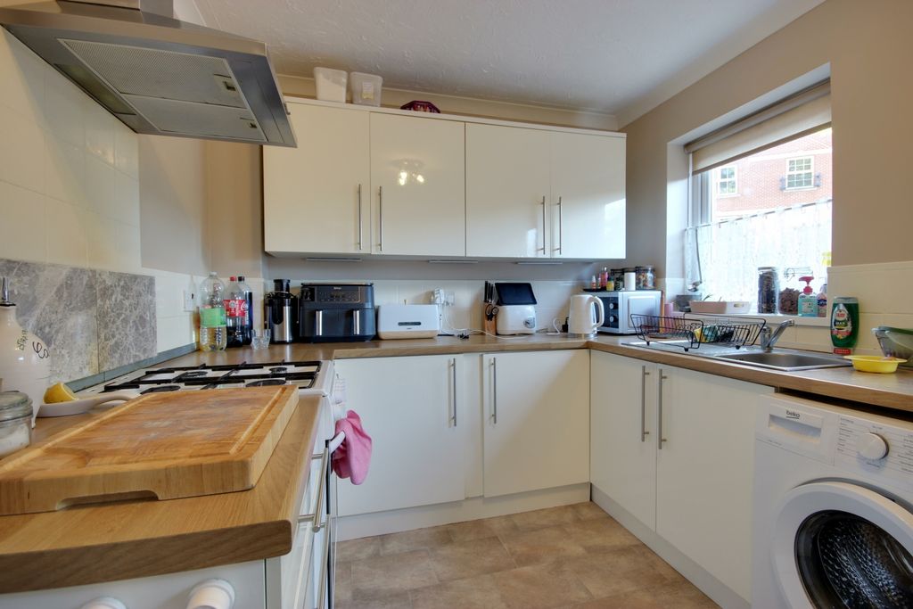 Property photo 3 of 18 1 Kit A