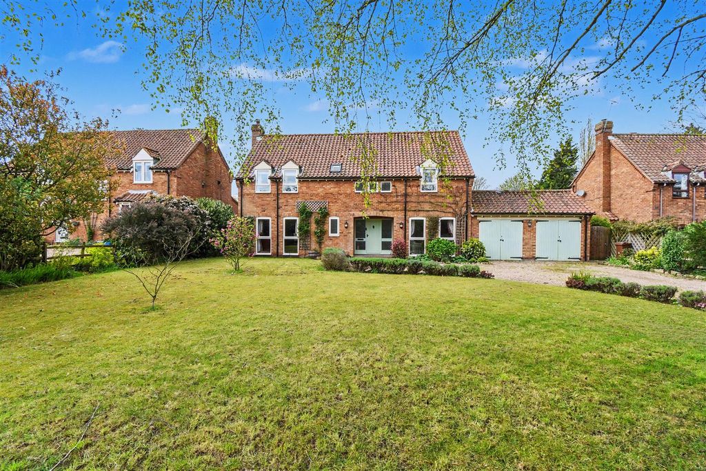 Property photo 1 of 33 Front