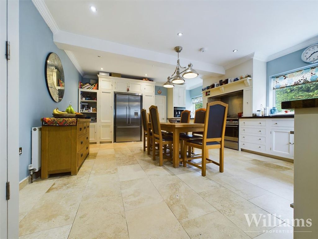 Property photo 2 of 37 Cam02962G0-Pr0187-Still015.Jpg